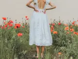 Un vestido blanco es uno de los imprescindibles del verano.