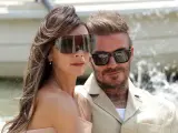 Victoria y David Beckham llegando al desfile de Jacquemus