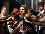 La vicepresidenta tercera y ministra de Transición Ecológica, Teresa Ribera, hace declaraciones antes de entrar en la oficina de la Presidencia española de la UE en Madri