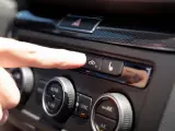 Activar el aire acondicionado cuando el coche está enchufado consumirá energía de la red.