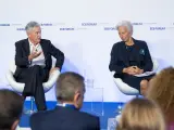 Powell y Lagarde debaten durante el pasado foro del BCE en Sintra.