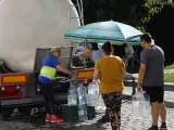 Reparto de agua con camiones cisterna a principios de julio en la localidad cordobesa de Pozoblanco por la falta de agua.