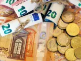 Los bancos regalan hasta 350 euros por domiciliar la n&oacute;mina en sus cuentas