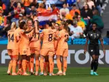 Las futbolistas de Países Bajos celebrando un gol ante Sudáfrica.
