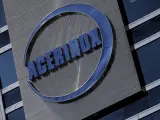 Detalle del logo de Acerinox en el edificio de su sede en Madrid (España), a 19 de julio de 2020.