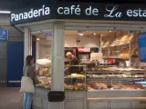 'Café de la estación' uno de los cinco locales comerciales que quedan en Metro de Madrid.