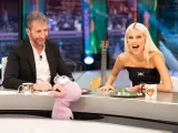 Pablo Motos y Valentina Zenere, en 'El Hormiguero'.