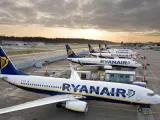 Trabajo sanciona a Ryanair por no pagar el SMI a algunos tripulantes de cabina