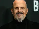 Miguel Bosé sorprende al confesar quién fue su primer amor