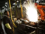 La producción industrial registra su primera subida en siete meses en octubre