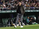 Míchel, técnico del Girona, durante el duelo ante el Betis.