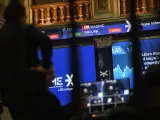 Un panel del Ibex 35, en el Palacio de la Bolsa.