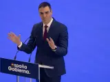 El presidente del Gobierno, Pedro Sánchez, interviene durante el acto 'Sostenibilidad social: diseñar hoy el turismo del mañana'