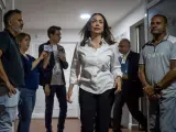La líder opositora María Corina Machado llega a la sede del partido político Vente Venezuela (VV), en Caracas.