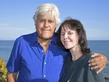 Jay Leno y su esposa, Mavis, en agosto de 2022.