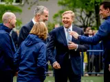 El rey Felipe VI y Guillermo de Holanda, en su visita a la Fundaci&oacute;n Cruyff.