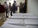 Aspecto del colegio electoral instalado en el Centro Cívico Villa Florida de Barcelona para estas elecciones catalanas.