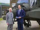El rey Carlos III junto al príncipe Guillermo en una base aérea de Hampshire...13/05/2024 [[[EP]]]