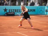 Gema Mariscal jugando al blind tennis en tierra batida por primera vez