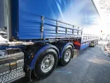 Imagen de un camión de transporte de carga pesada.