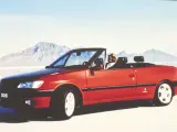 Ray Charles a los mandos del Peugeot 306 Cabriolet en 1994.