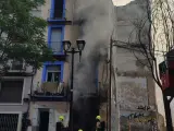 Edificio en el que se ha incendiado el local.