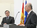 El ministro español de Asuntos Exteriores, José Manuel Albares, y el primer ministro palestino, Mohamed Mustafá.