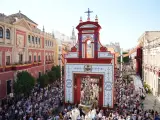 Procesión del Corpus Christi a su paso por la portada del Baratillo