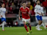 Di María celebra un gol con su actual club, el Benfica.