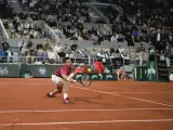 Novak Djokovic, durante el partido ante Roberto Carballés en Roland Garros.