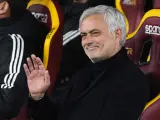 Jose' Mourinho head coach of Roma greets during the Italian championship Serie A football match between AS Roma and SSC Napoli on December 23, 2023 at Stadio Olimpico in Rome, Italy - Photo Federico Proietti / DPPI Federico Proietti / DPPI / AFP7 / Europa Press (Foto de ARCHIVO) 23/12/2023 ONLY FOR USE IN SPAIN