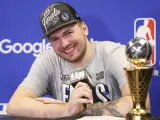 Dallas Mavericks guard Luka Doncic smiles during a news conference after the teams win over the Minnesota Timberwolves in Game 5 of the NBA basketball Western Conference finals Thursday, May 30, 2024, in Minneapolis. (AP Photo/Matt Krohn)..Associated Press/LaPresse [[[AP/LAPRESSE]]]