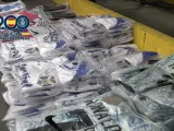 Requisadas más de 11 toneladas de camisetas falsificadas de equipos de fútbol..POLICÍA NACIONAL..31/05/2024 [[[EP]]]
