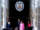 Isabel D&iacute;az Ayuso junto a Joaqu&iacute;n Goyache en junio de 2023, en la toma posesi&oacute;n del segundo como rector de la Universidad Complutense.