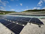 La planta fotovoltaica de grandes dimensiones en un garaje de autobuses de Horta, en Barcelona.