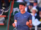 PARIS, FRANCE - JUNE 07: Carlos Alcaraz of Spain celebrates victory against Jannik Sinner of Italy during the Men's Singles Semi-Final match on Day Thirteen of the 2024 French Open at Roland Garros on June 07, 2024 in Paris, France. (Photo by Tim Goode/Getty Images)