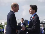 Britains Prince William, the Prince of Wales is greeted by Canadian Prime Minister Justin Trudeau, ahead of the Government of Canada ceremony to mark the 80th anniversary of D-Day, at Juno Beach, in Courseulles-sur-Mer, Normandy, France, Thursday, June 6, 2024. (Jordan Pettitt, Pool Photo via AP)..Associated Press/LaPresse [[[AP/LAPRESSE]]]