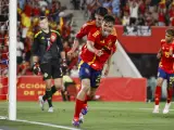 Pedri celebra uno de sus goles con la selección española ante Irlanda del Norte.