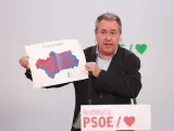 El secretario general del PSOE-A, Juan Espadas, en rueda de prensa para valorar los resultados de las elecciones europeas del 9 de junio.