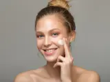 La importancia de aplicar crema en el rostro