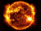 El Observatorio de Dinámica Solar (SDO) de la NASA capturó esta imagen de una llamarada solar X5.8 que alcanzó su punto máximo el 10 de mayo de 2024.
