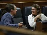Yolanda D&iacute;az y Pablo Iglesias en el Congreso de los Diputados.