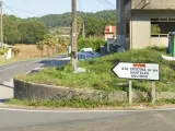 Imagen de una señal que indica la dirección hacia Santa Cristina de Vea