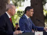 El presidente del Gobierno español, Pedro Sánchez y el presidente turco, Recep Tayyip Erdogan.