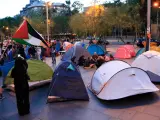 Acampada en apoyo a Palestina en la plaza Universitat de Barcelona.