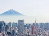 Vista del Monte Fuji desde la ciudad de Tokio.