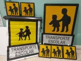 Estas son las señales correspondientes al transporte escolar que deben incluir los autobuses.