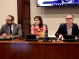 Juli Fernández, Marta Vilalta y Josep Maria Jové encabezan la reunión de ERC en el Parlament.