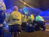 29/05/2022 Samur Protección Civil atendiendo al motorista de 27 años herido. ESPAÑA EUROPA EUROPA MADRID ESPAÑA SOCIEDAD EMERGENCIAS MADRID