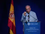 El exvicepresidente del Gobierno Alfonso Guerra durante su discurso en los Premios al Mérito por España de la Universidad San Pablo CEU.